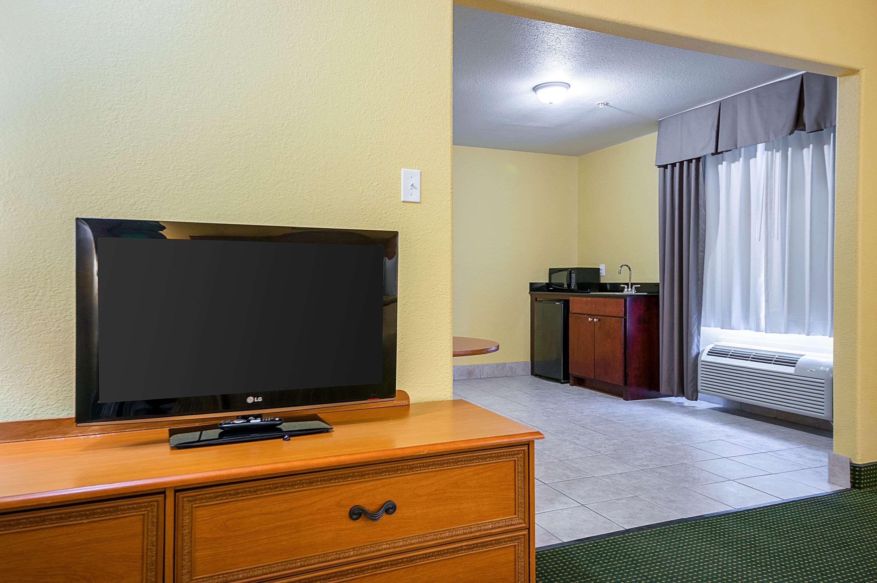 Quality Inn & Suites Franklin Bagian luar foto