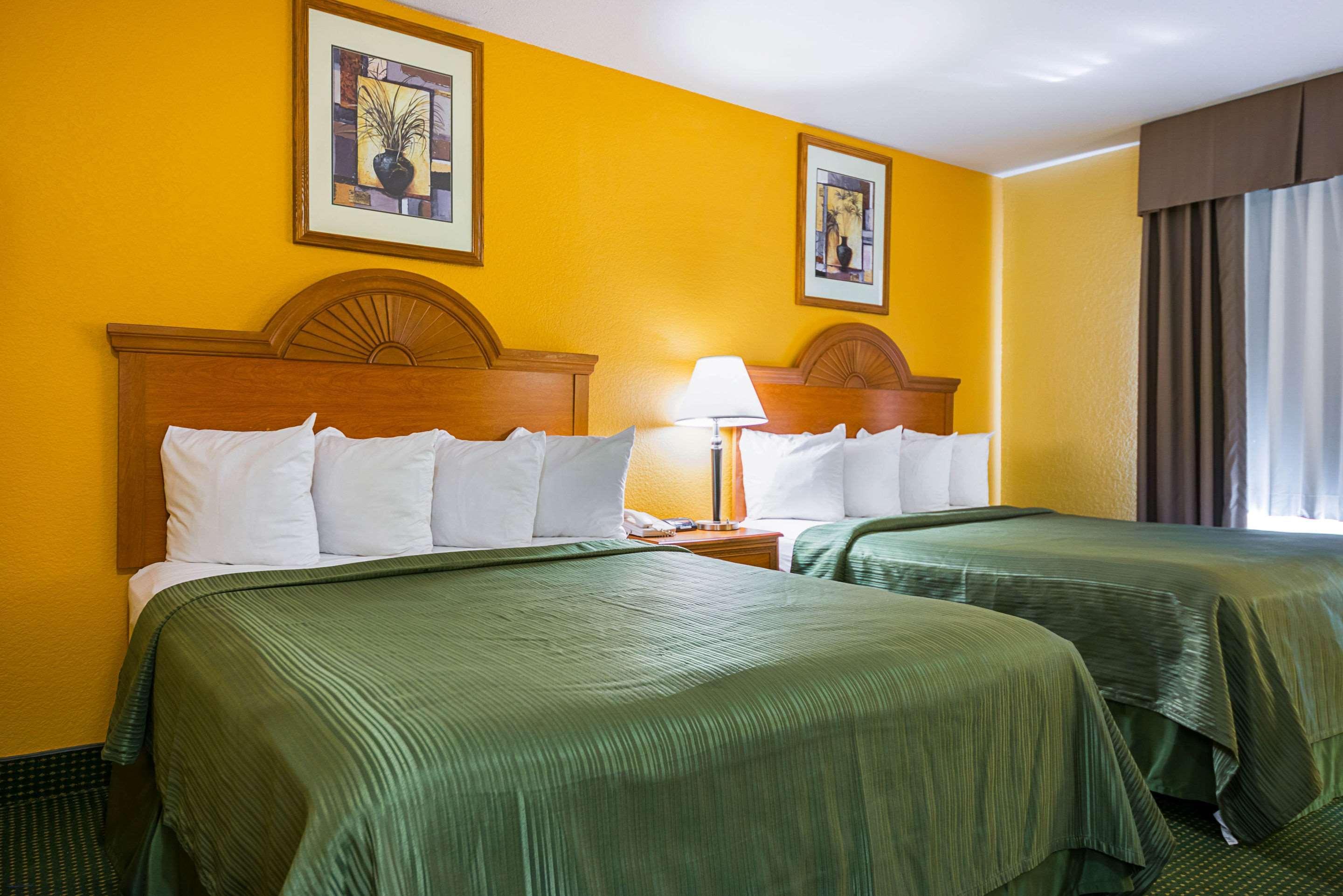 Quality Inn & Suites Franklin Bagian luar foto