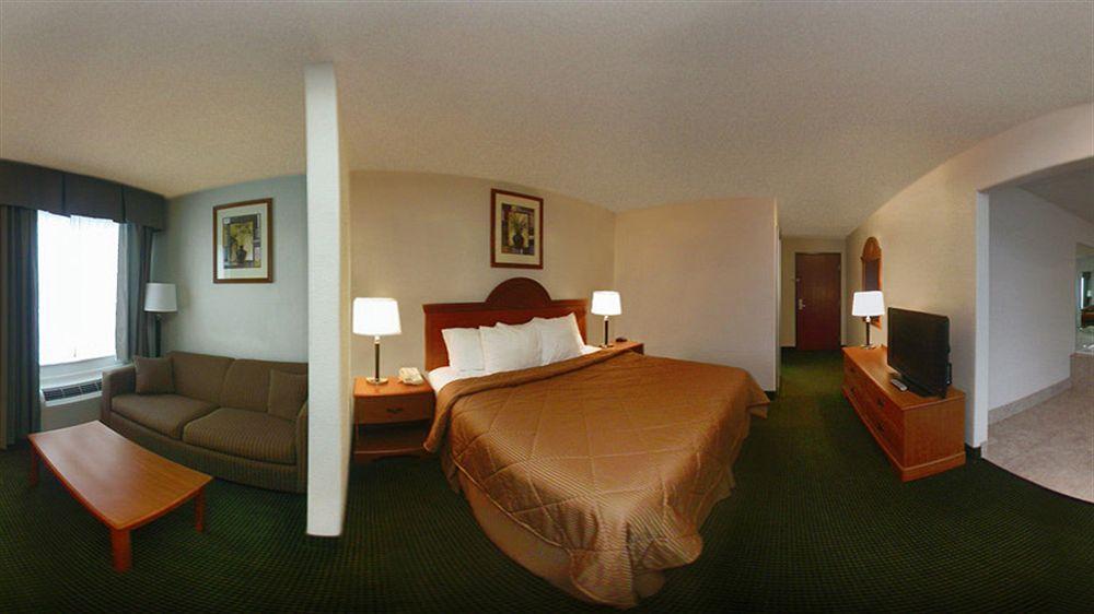 Quality Inn & Suites Franklin Bagian luar foto